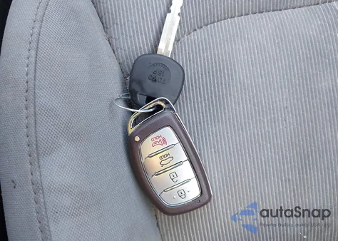 2017 Hyundai Elantra Se z USA, uszkodzony, nr VIN 5NPD84LF0HH028817